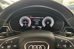 valkoinen Audi A4 2021 kuva 21.