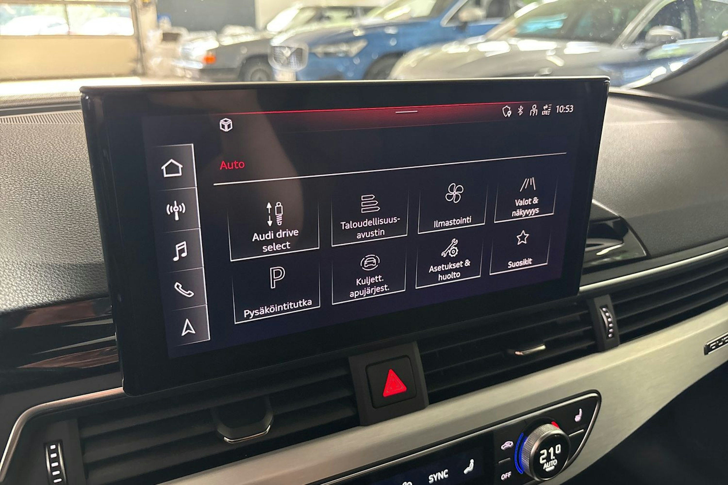 valkoinen Audi A4 2021 kuva 24.