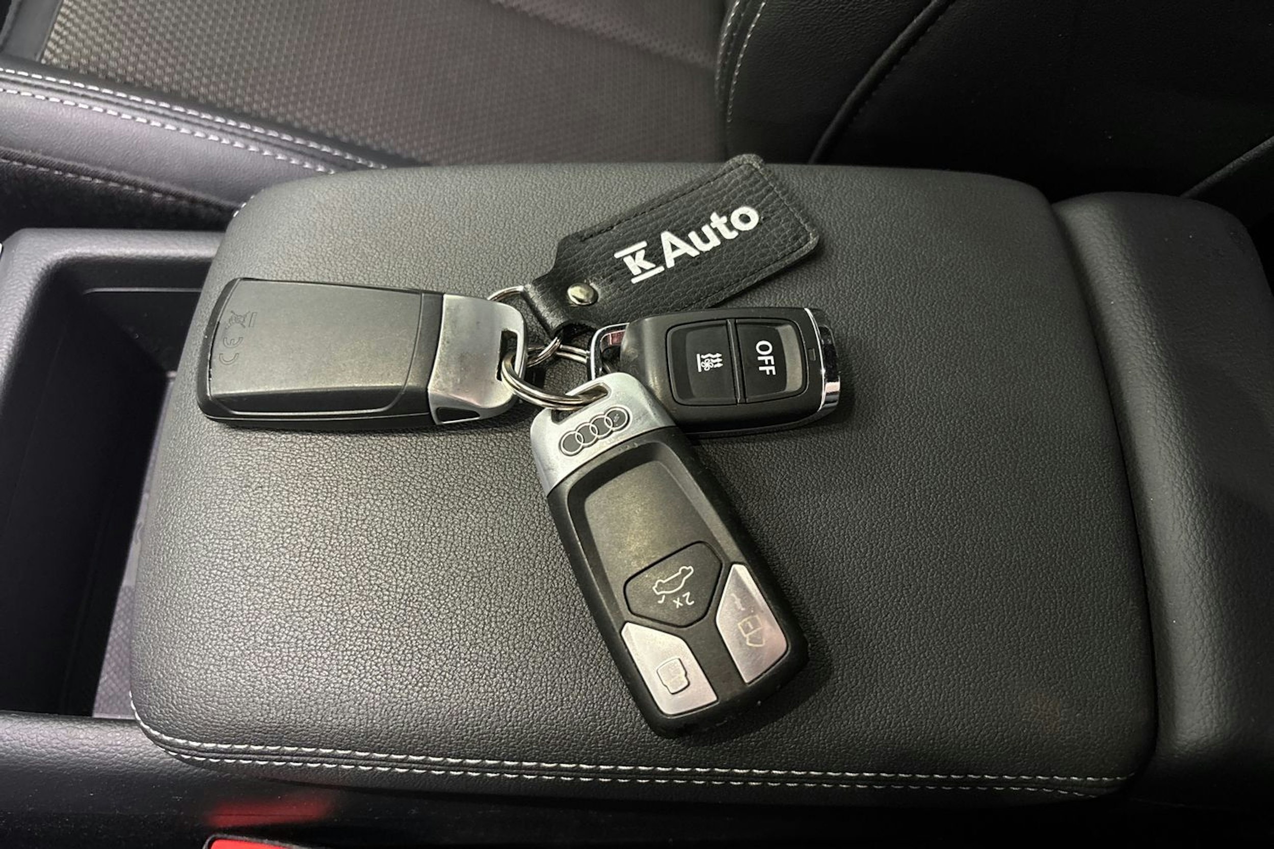 valkoinen Audi A4 2021 kuva 31.