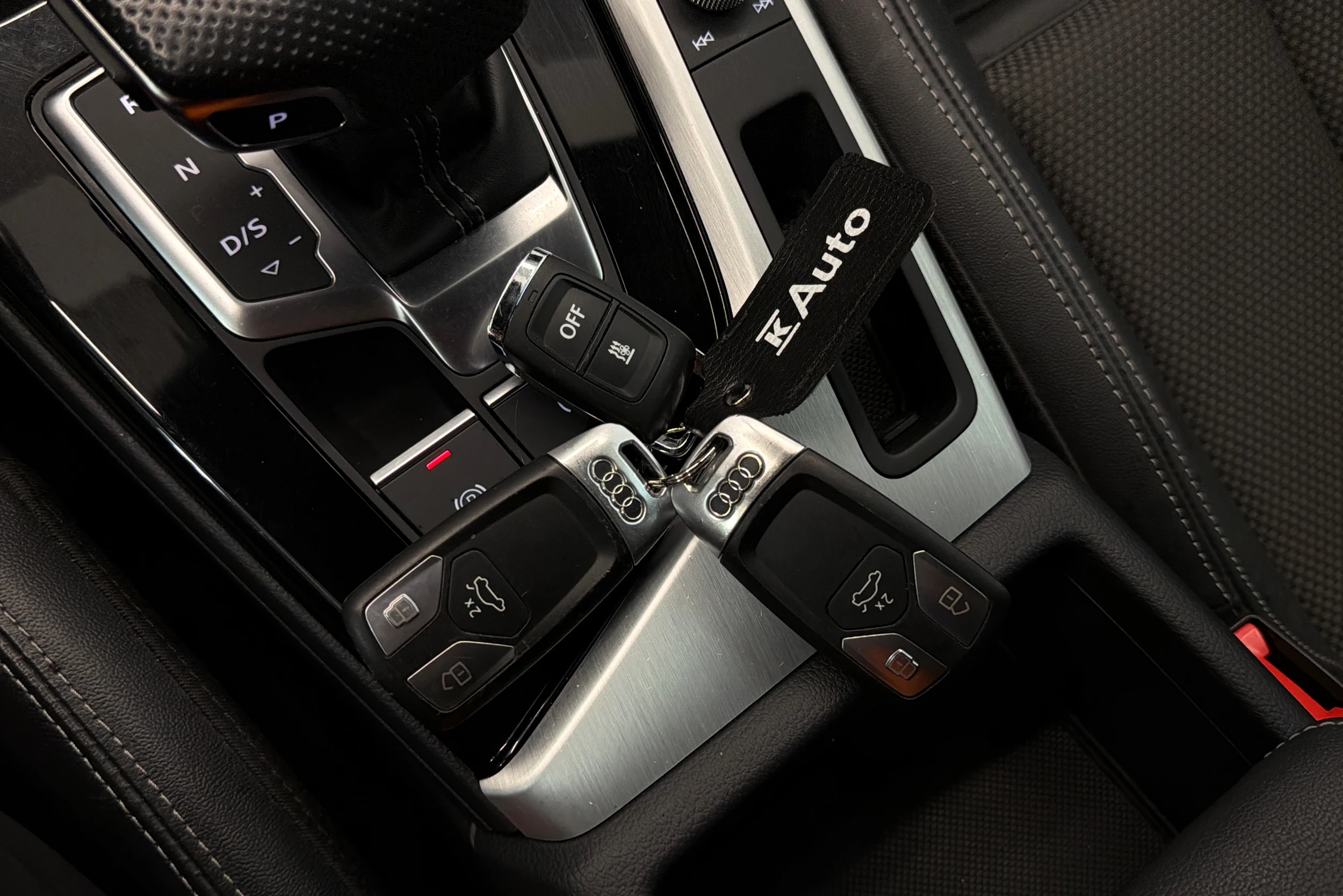 valkoinen Audi A4 2021 kuva 34.