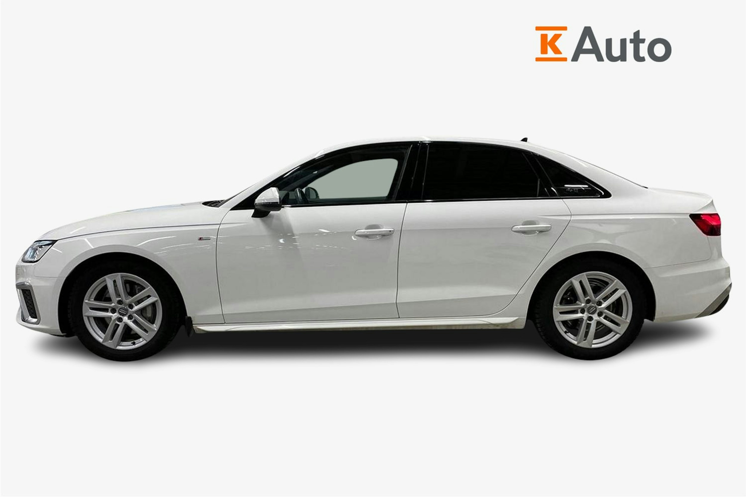 valkoinen Audi A4 2021 kuva 5.