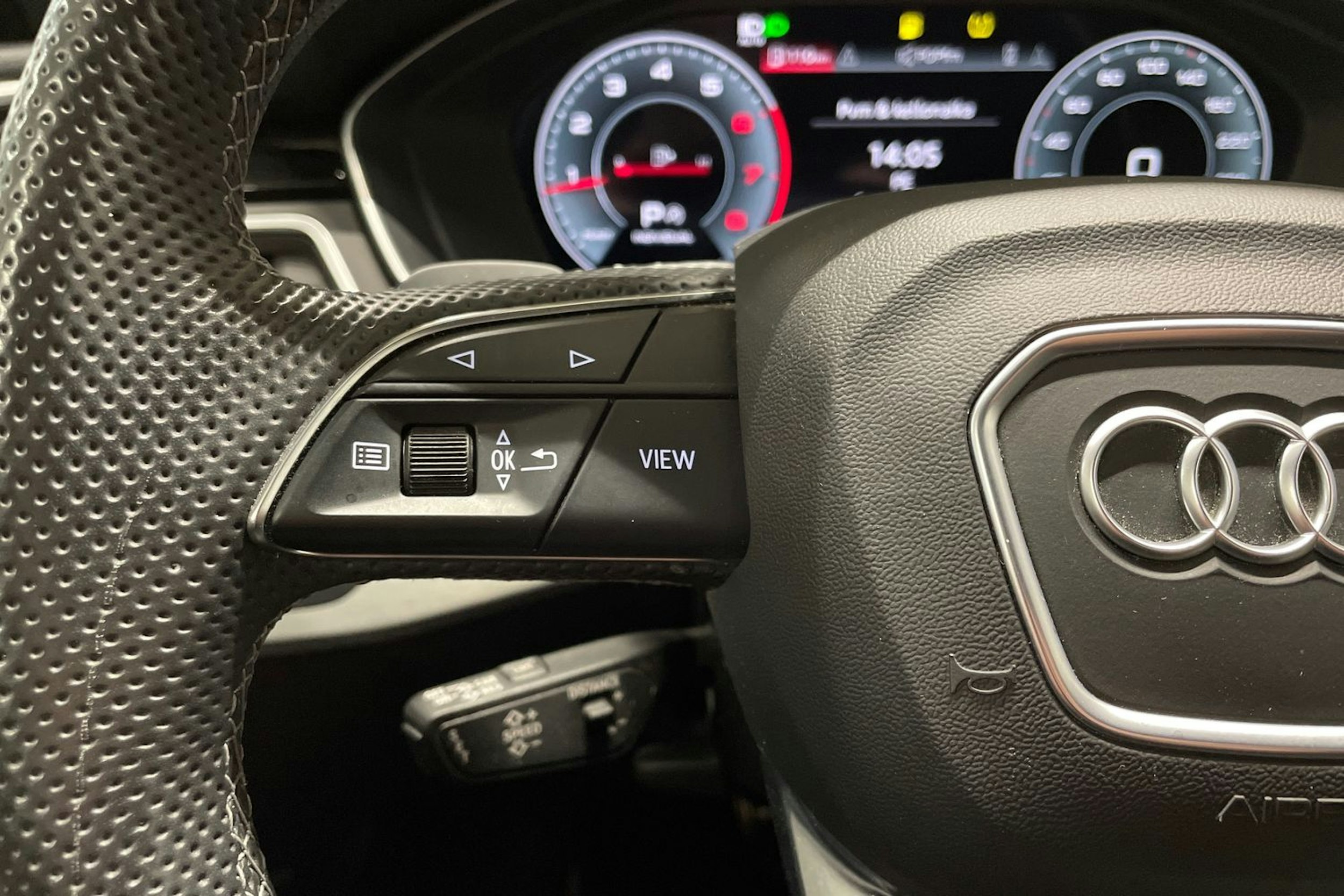 valkoinen Audi A4 2021 kuva 22.