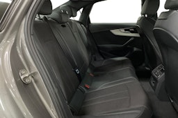 vihreä Audi A4 2021 kuva 10.