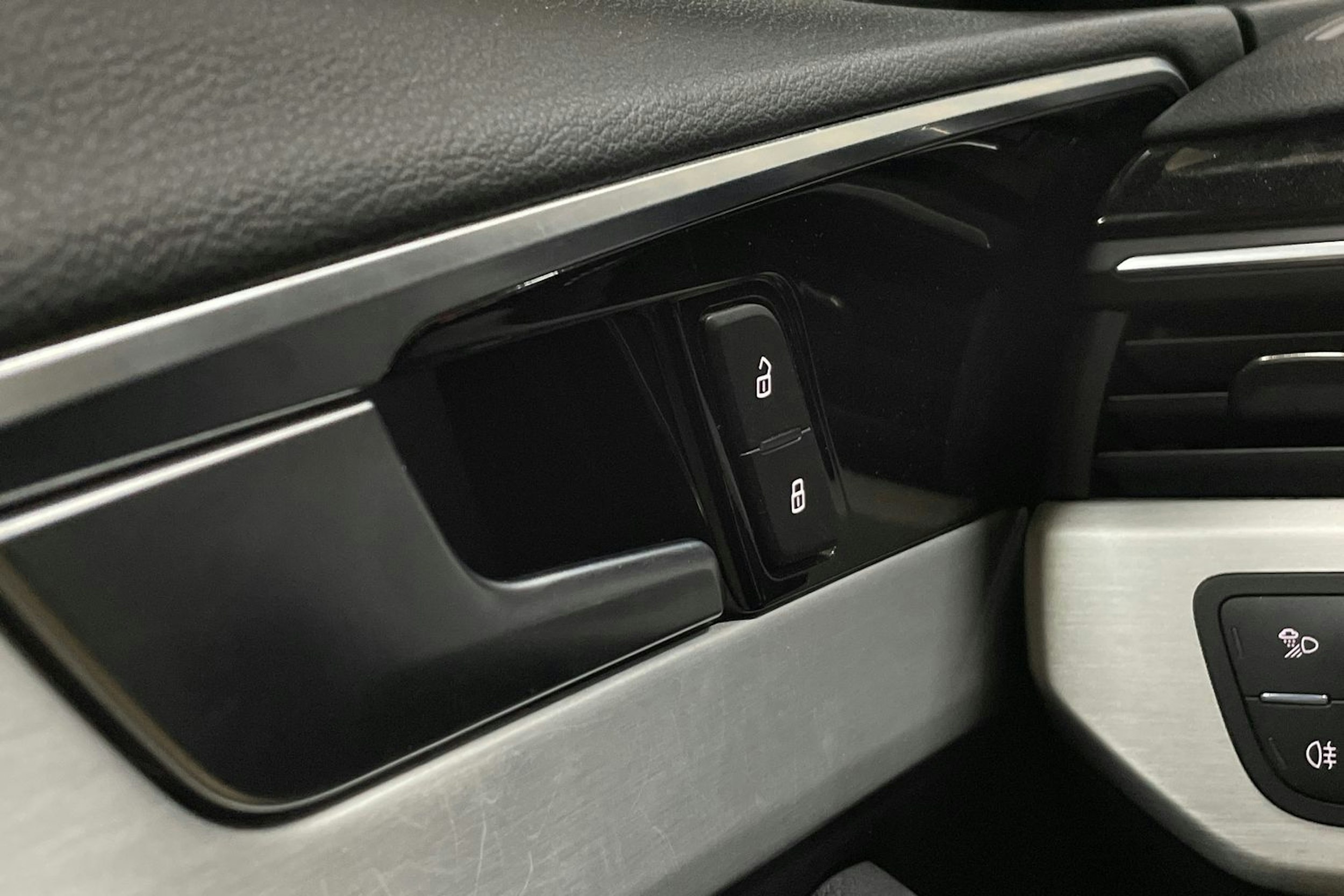 vihreä Audi A4 2021 kuva 19.