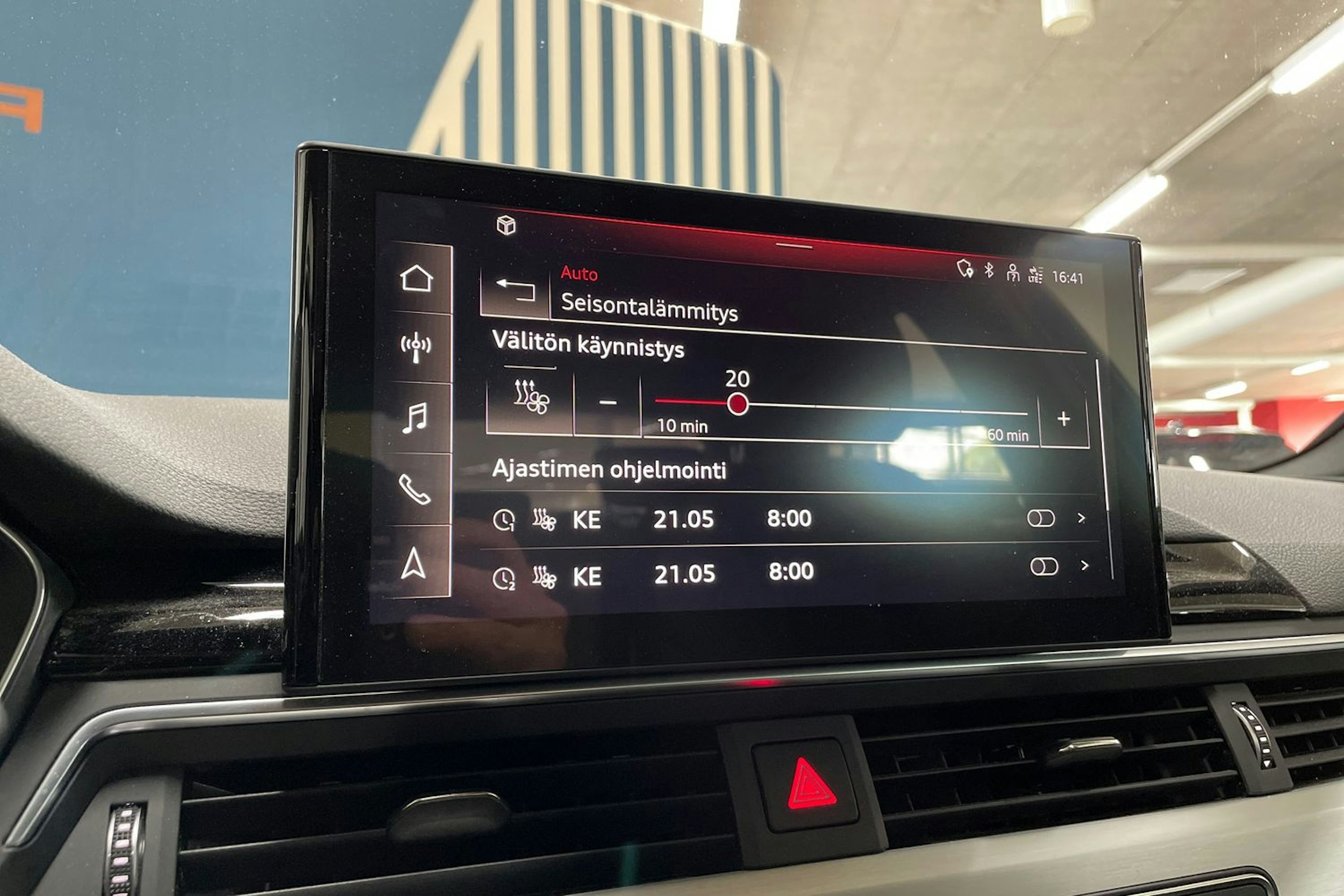 vihreä Audi A4 2021 kuva 29.
