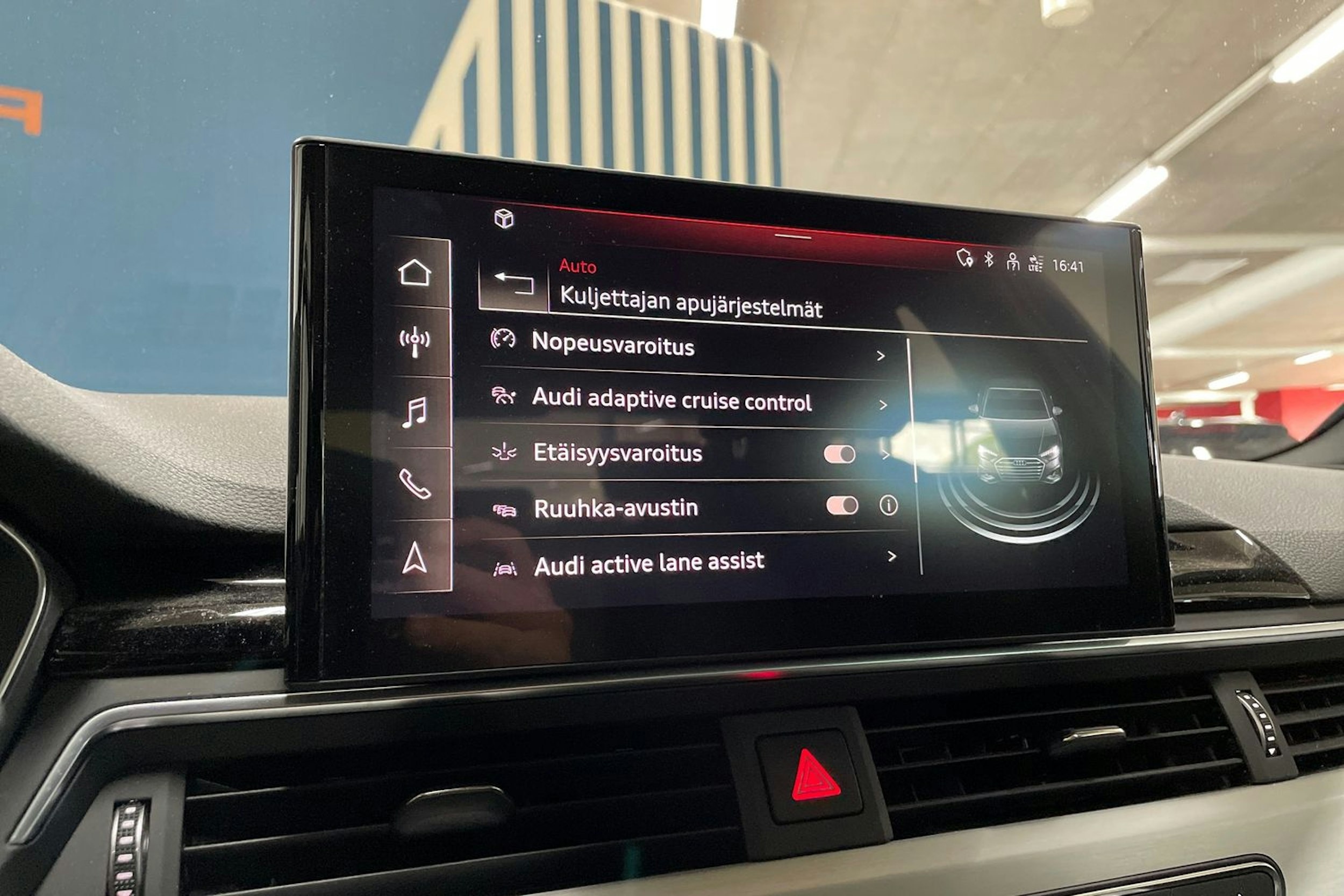 vihreä Audi A4 2021 kuva 30.
