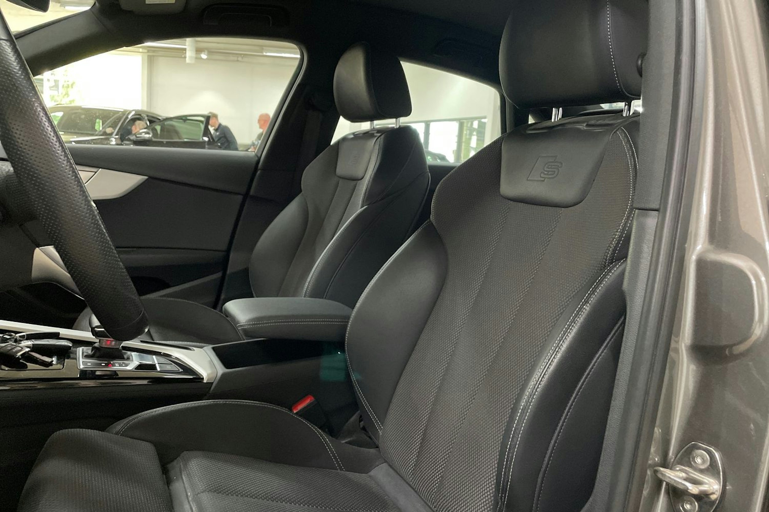 vihreä Audi A4 2021 kuva 38.