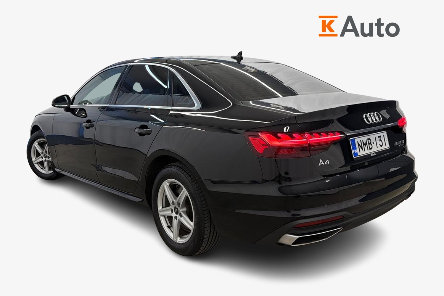 Audi A4 2021, photo 2/33