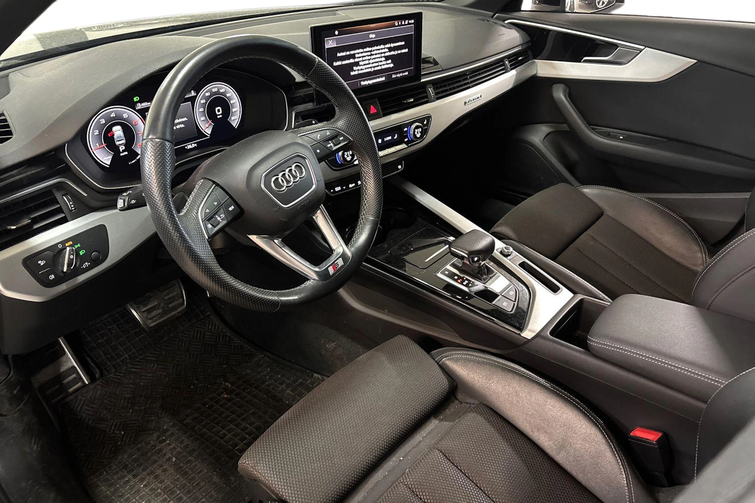 musta Audi A4 2021 kuva 3.