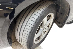 Musta Audi A4 2021 kuva 12.