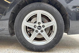 Musta Audi A4 2021 kuva 13.