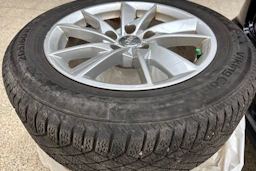 Musta Audi A4 2021 kuva 15.