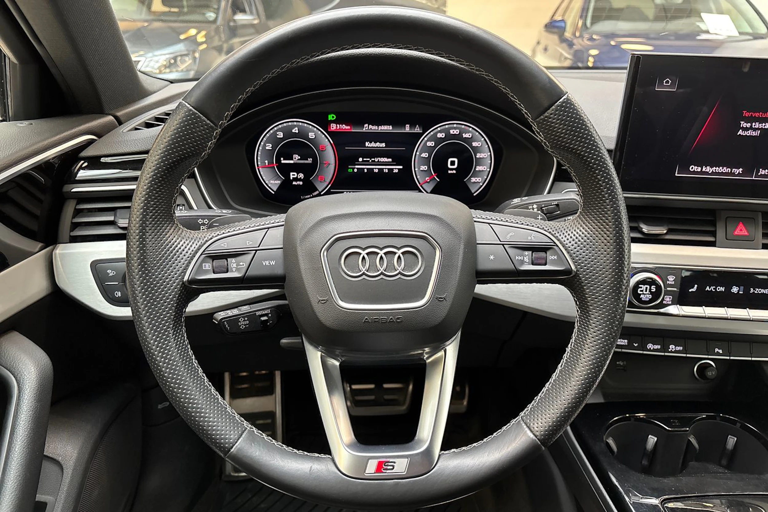 Musta Audi A4 2021 kuva 19.