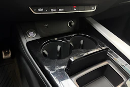 Musta Audi A4 2021 kuva 22.