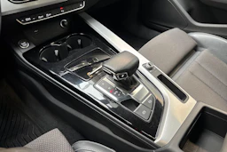 Musta Audi A4 2021 kuva 23.