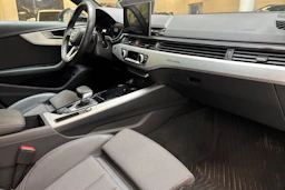 Musta Audi A4 2021 kuva 25.