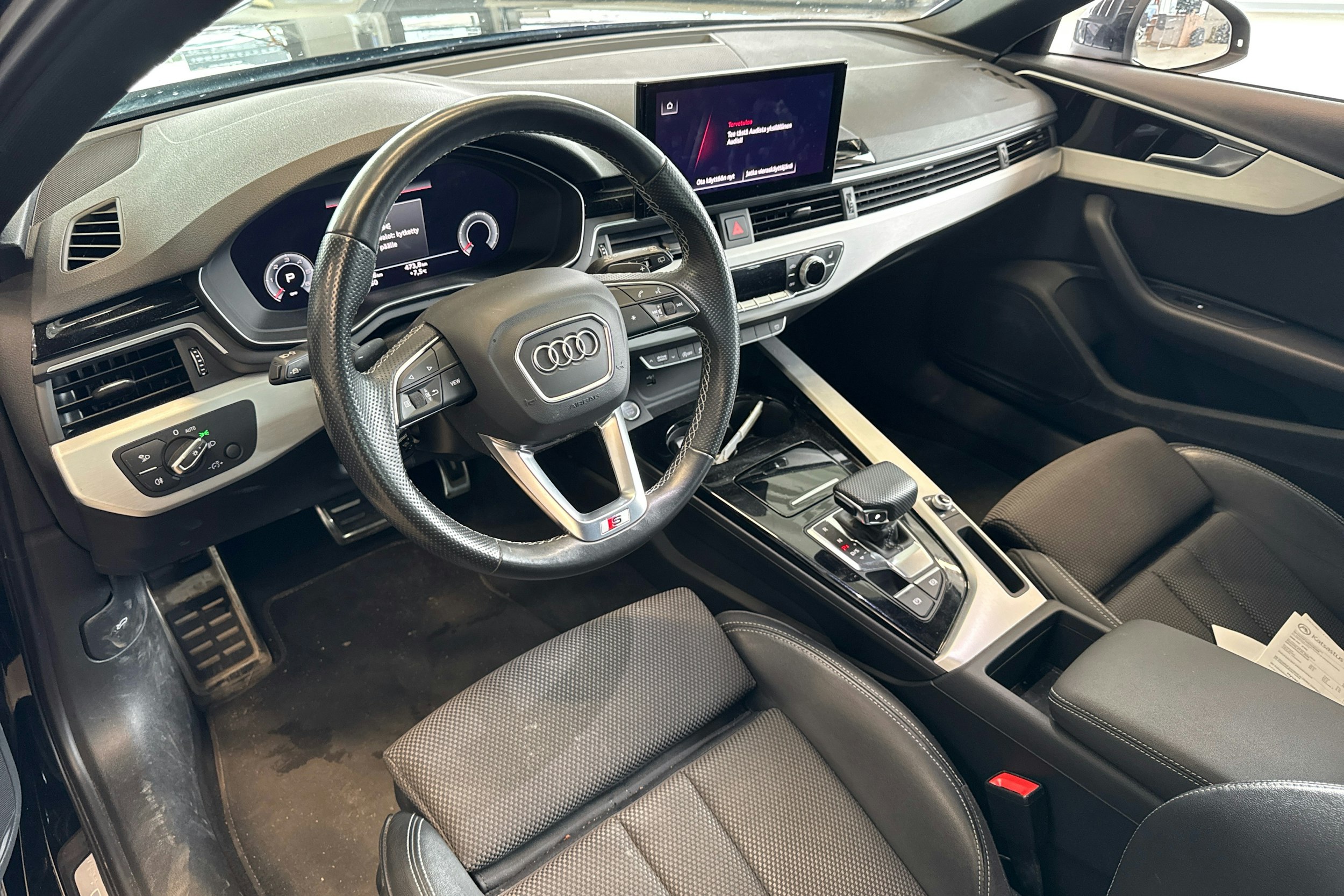musta Audi A4 2021 kuva 3.