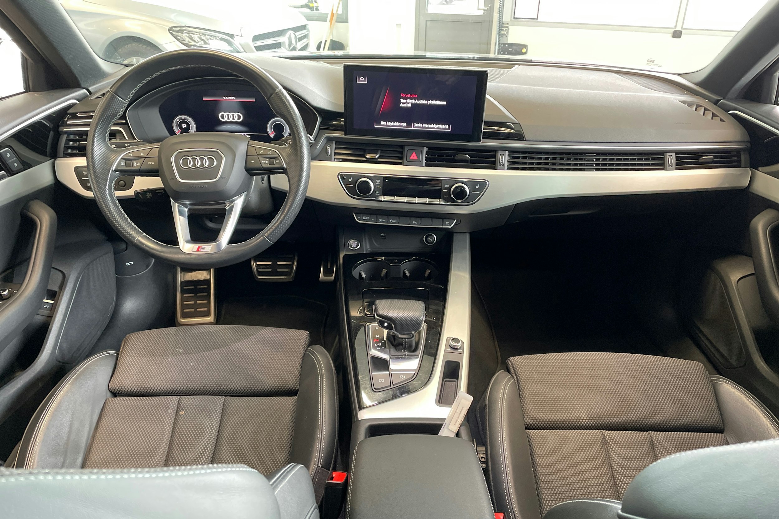 musta Audi A4 2021 kuva 7.
