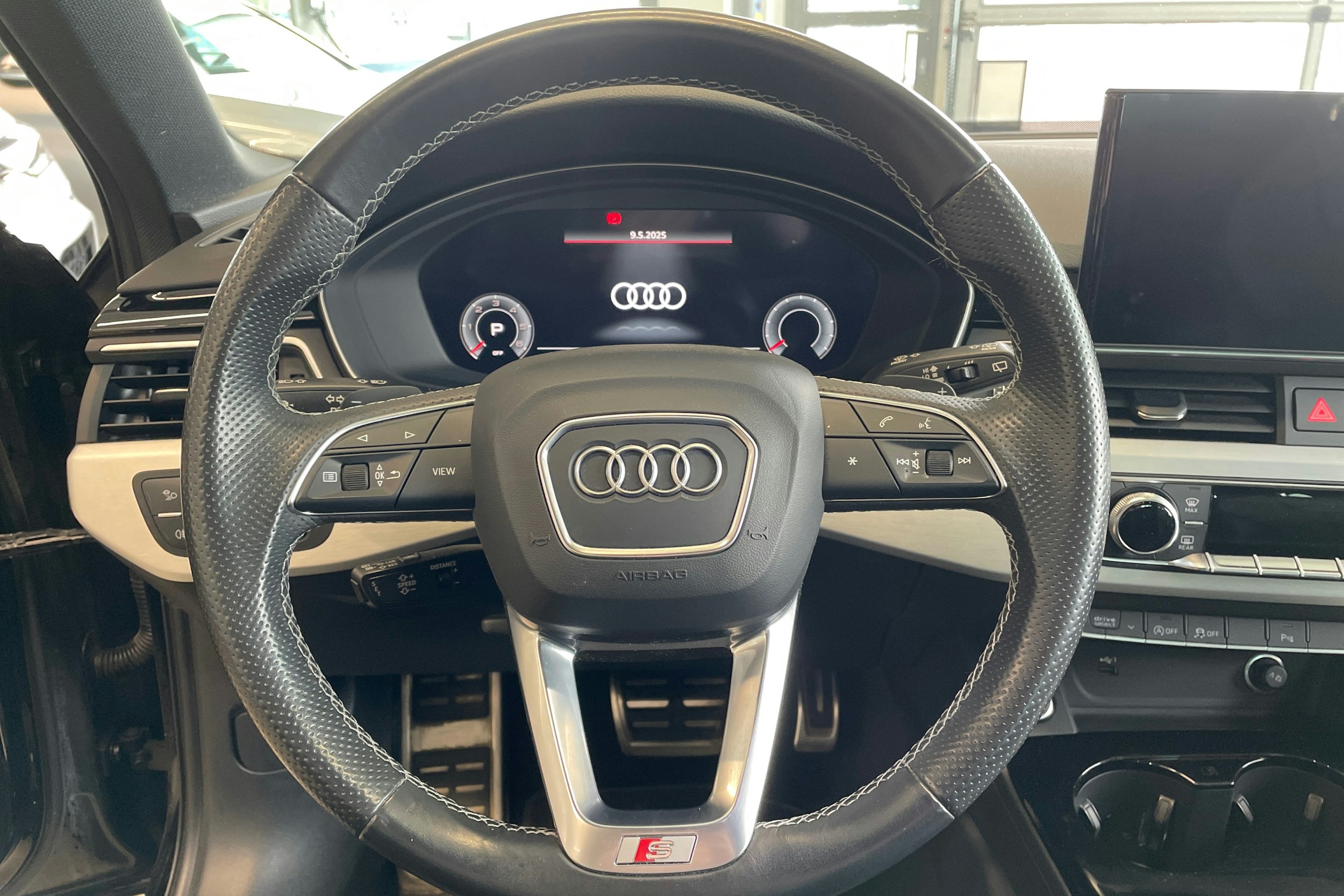 musta Audi A4 2021 kuva 14.