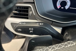 musta Audi A4 2021 kuva 18.