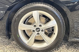 musta Audi A4 2021 kuva 32.