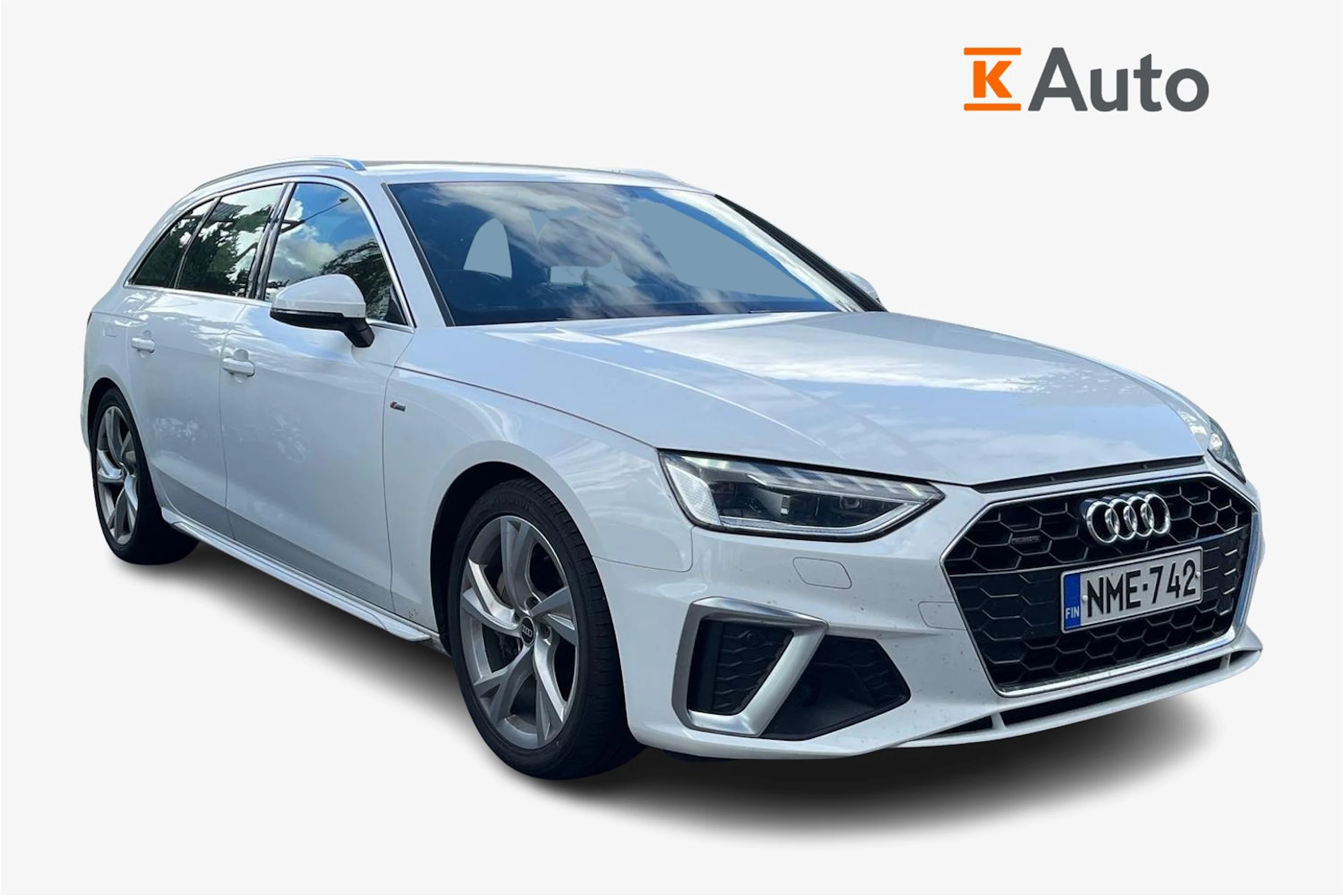 valkoinen Audi A4 2021 kuva 1.