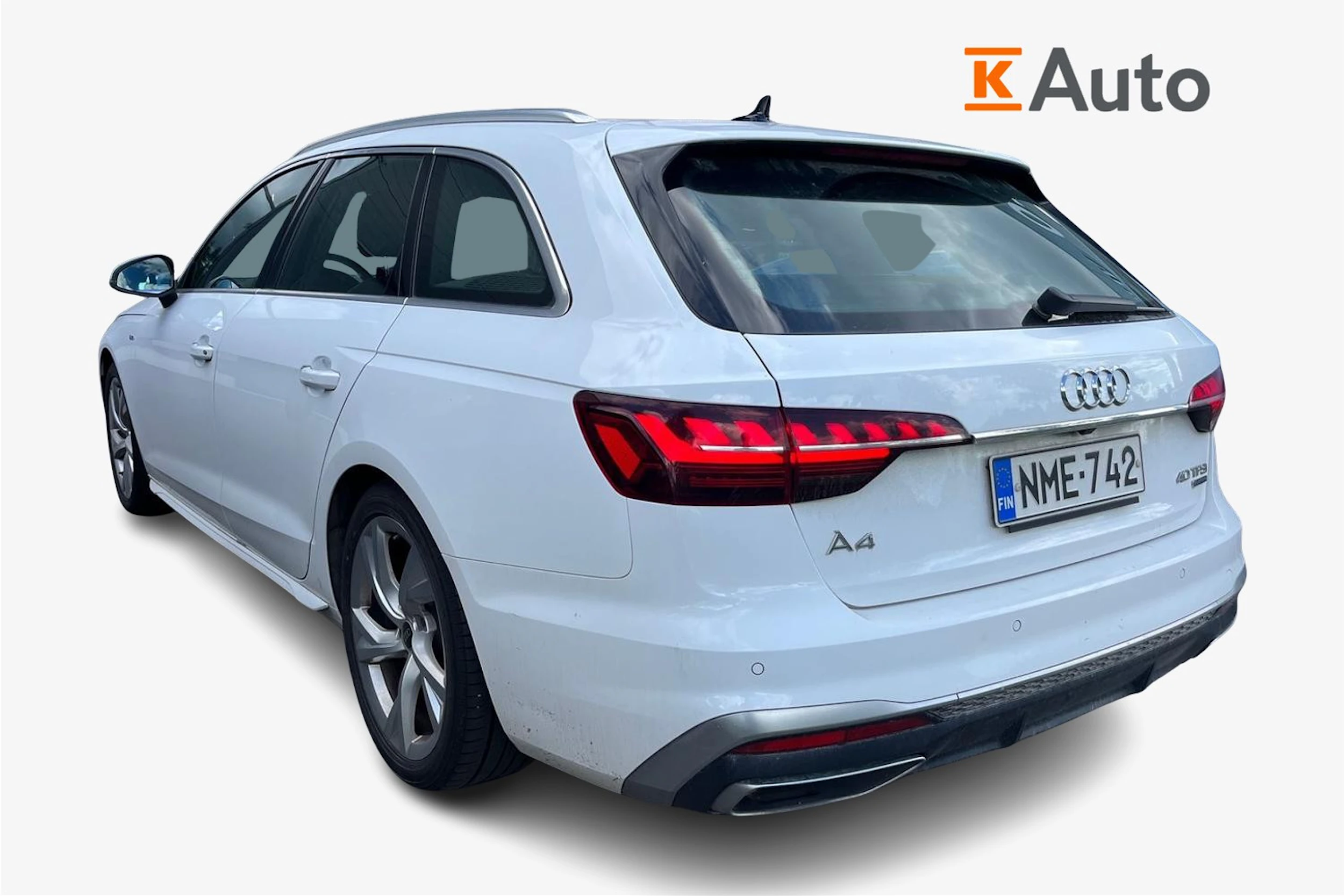 valkoinen Audi A4 2021 kuva 2.