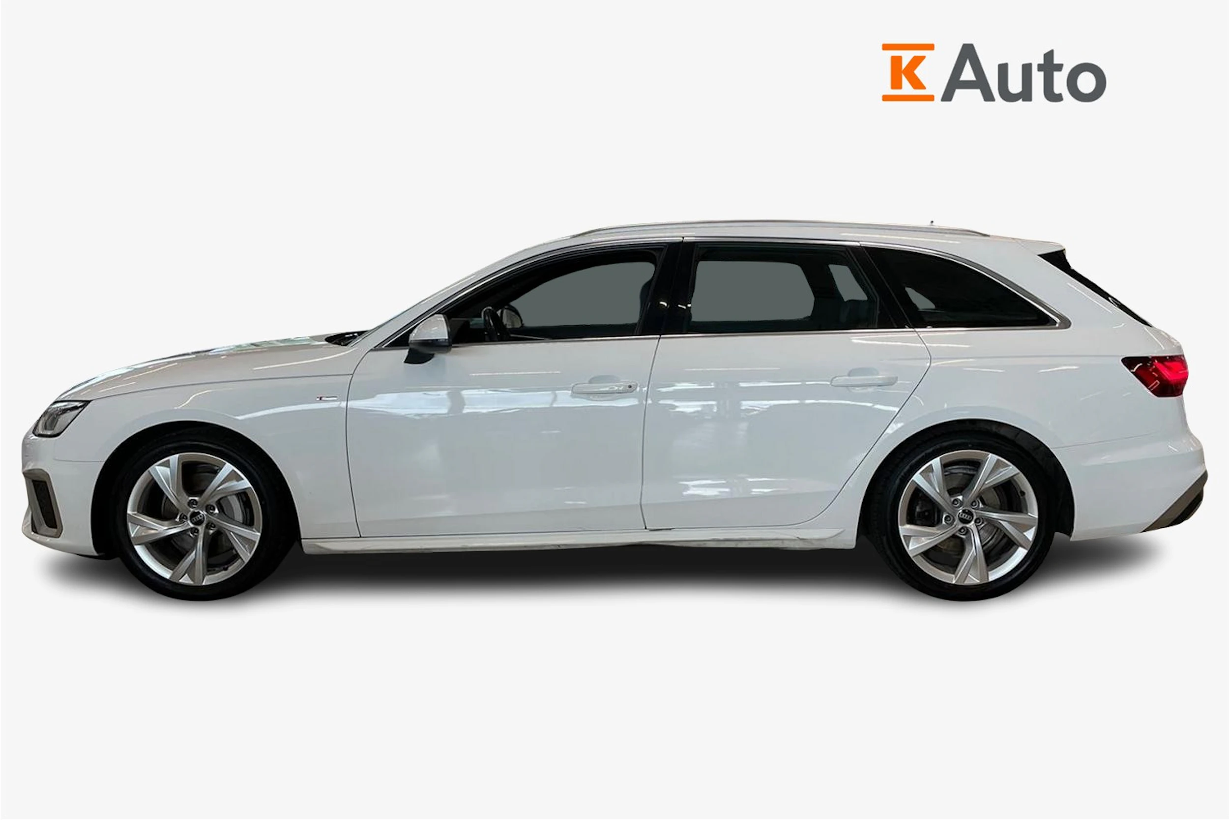 valkoinen Audi A4 2021 kuva 5.