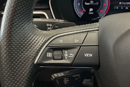 valkoinen Audi A4 2021 kuva 15.