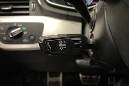valkoinen Audi A4 2021 kuva 16.
