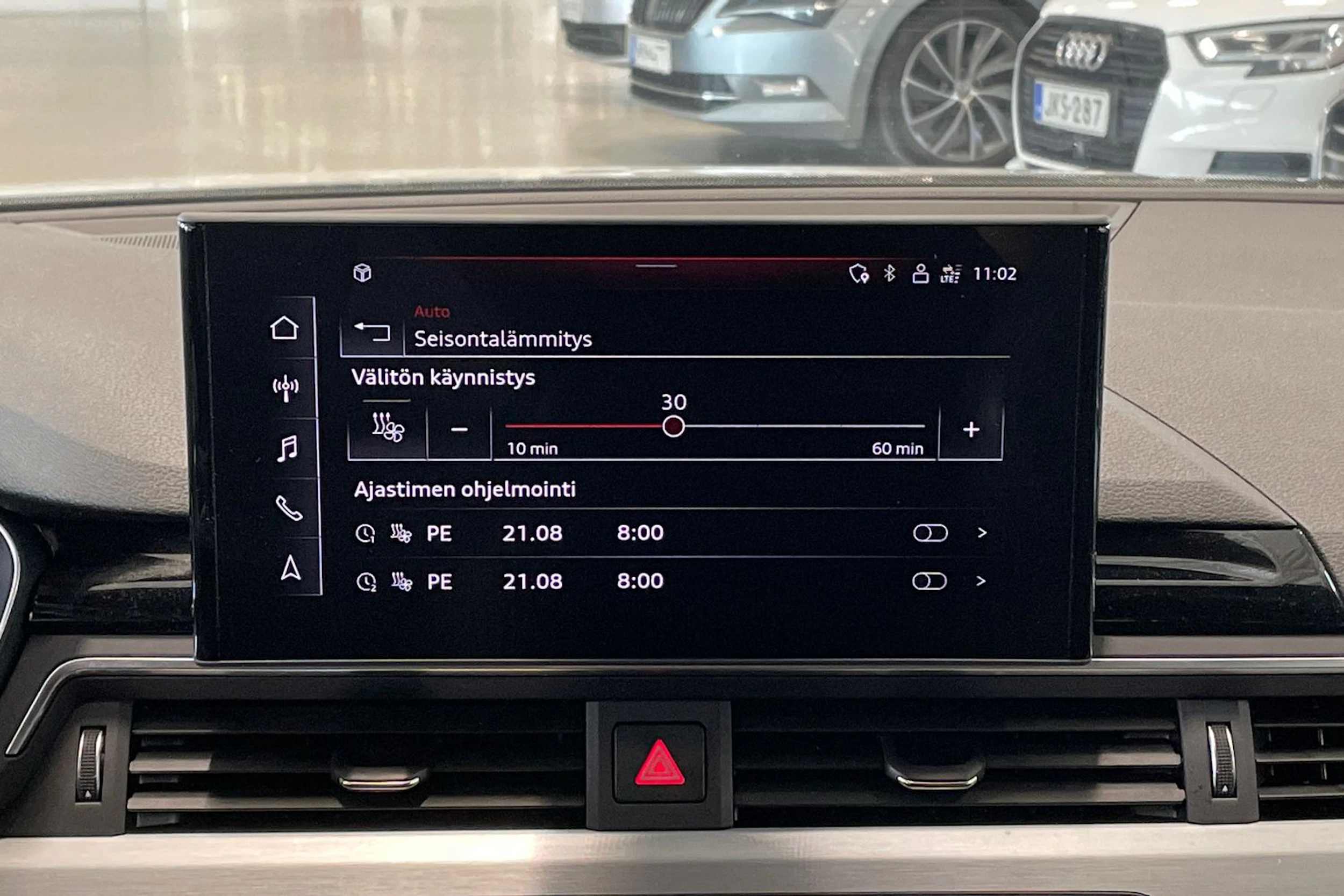 valkoinen Audi A4 2021 kuva 22.