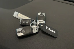 valkoinen Audi A4 2021 kuva 32.