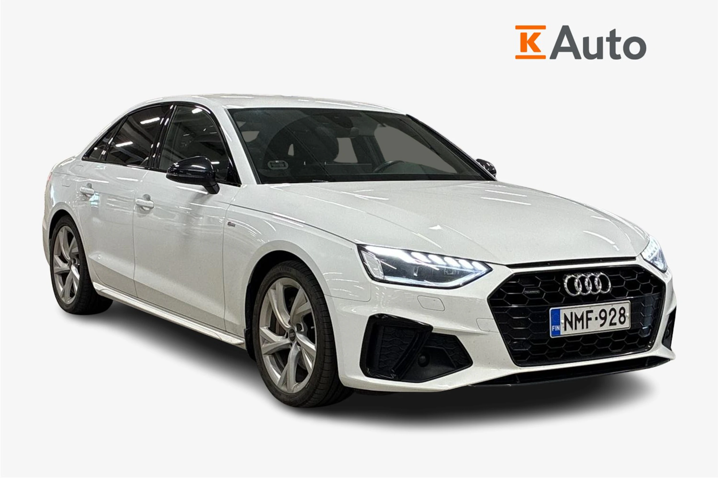 valkoinen Audi A4 2021 kuva 1.