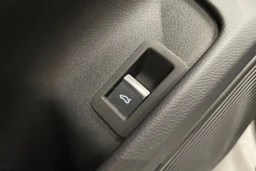 valkoinen Audi A4 2021 kuva 27.