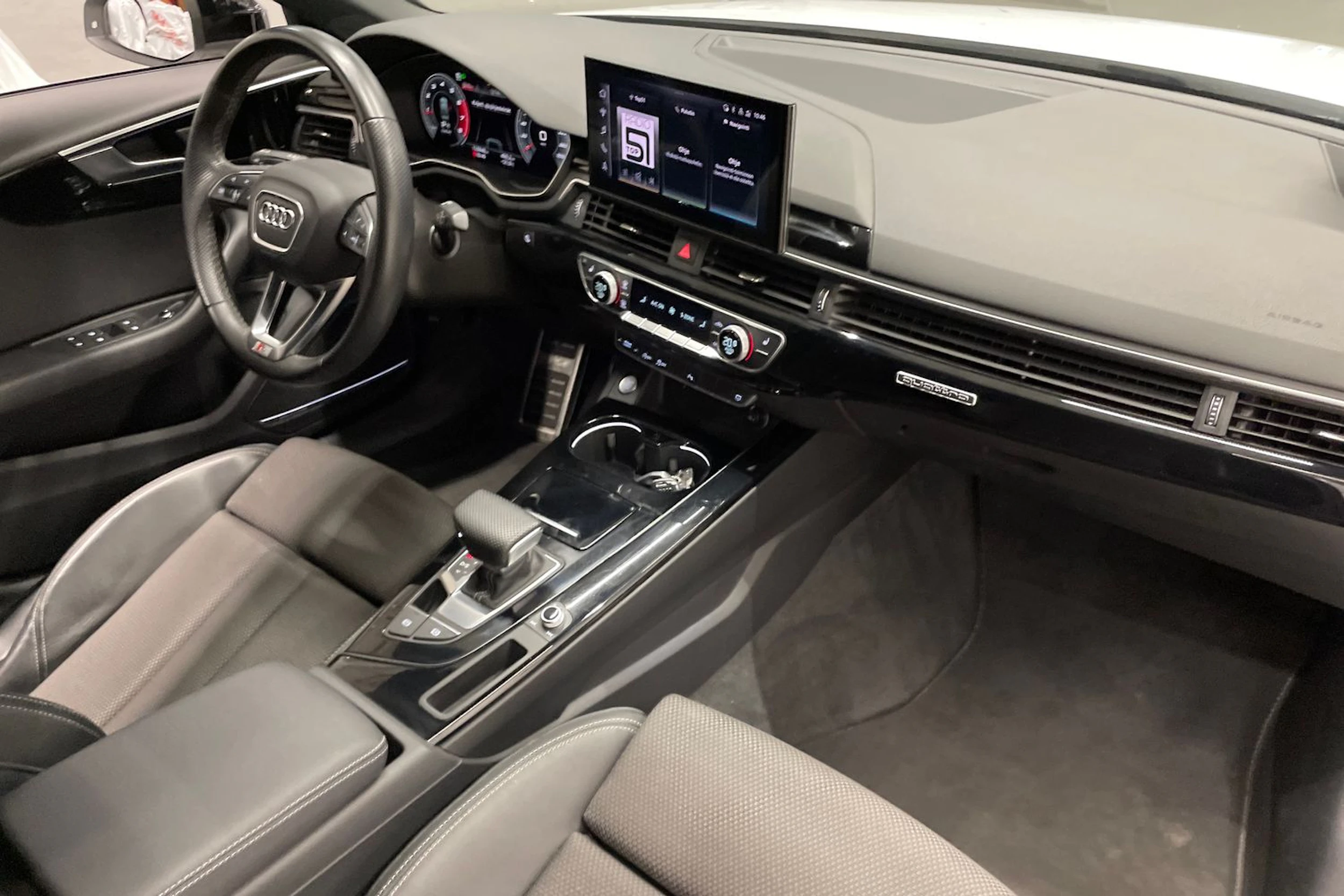valkoinen Audi A4 2021 kuva 30.