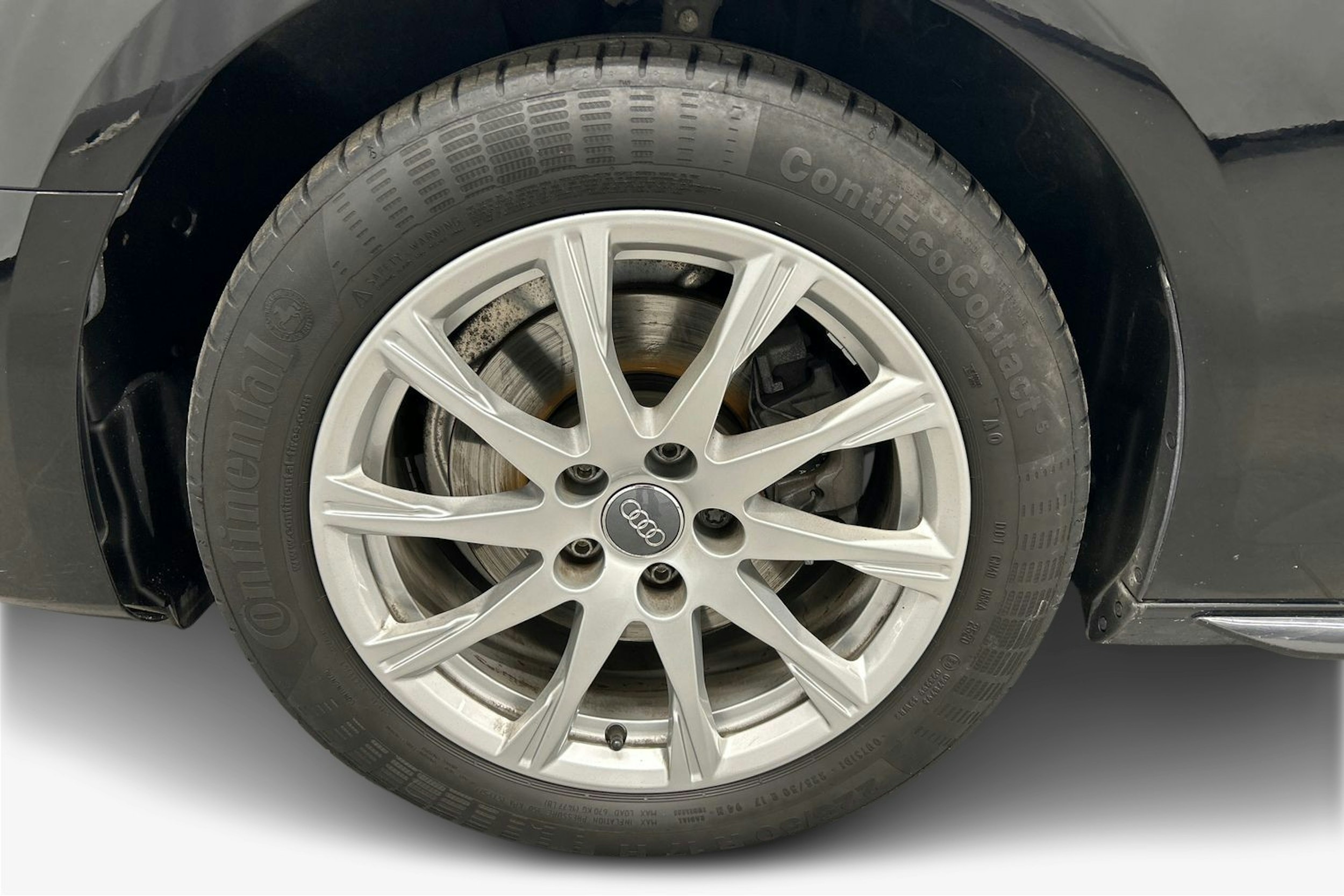 musta Audi A4 2021 kuva 11.