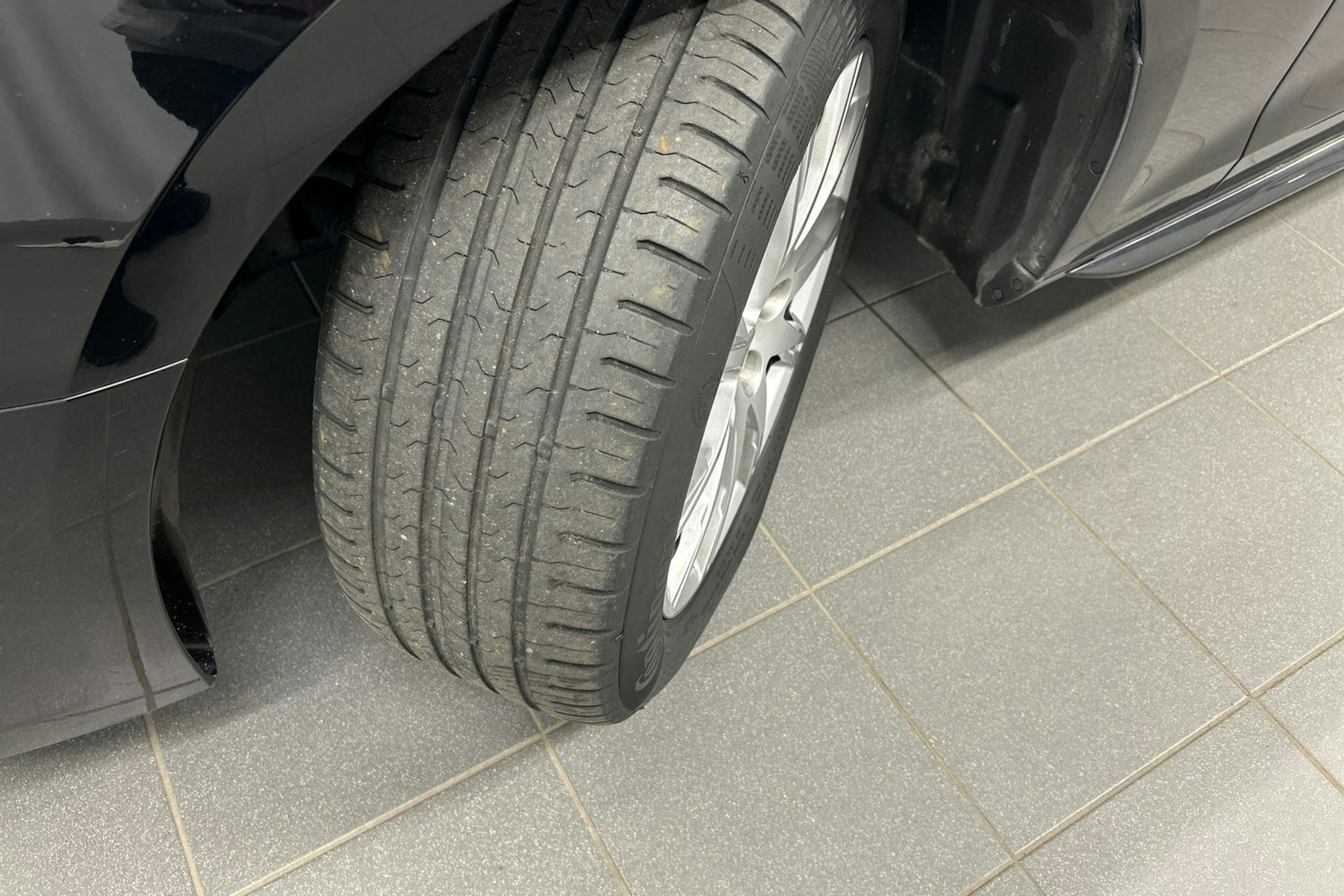 musta Audi A4 2021 kuva 13.