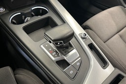musta Audi A4 2021 kuva 28.