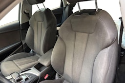 valkoinen Audi A4 2021 kuva 10.