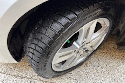 valkoinen Audi A4 2021 kuva 13.