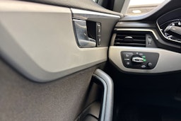 valkoinen Audi A4 2021 kuva 17.