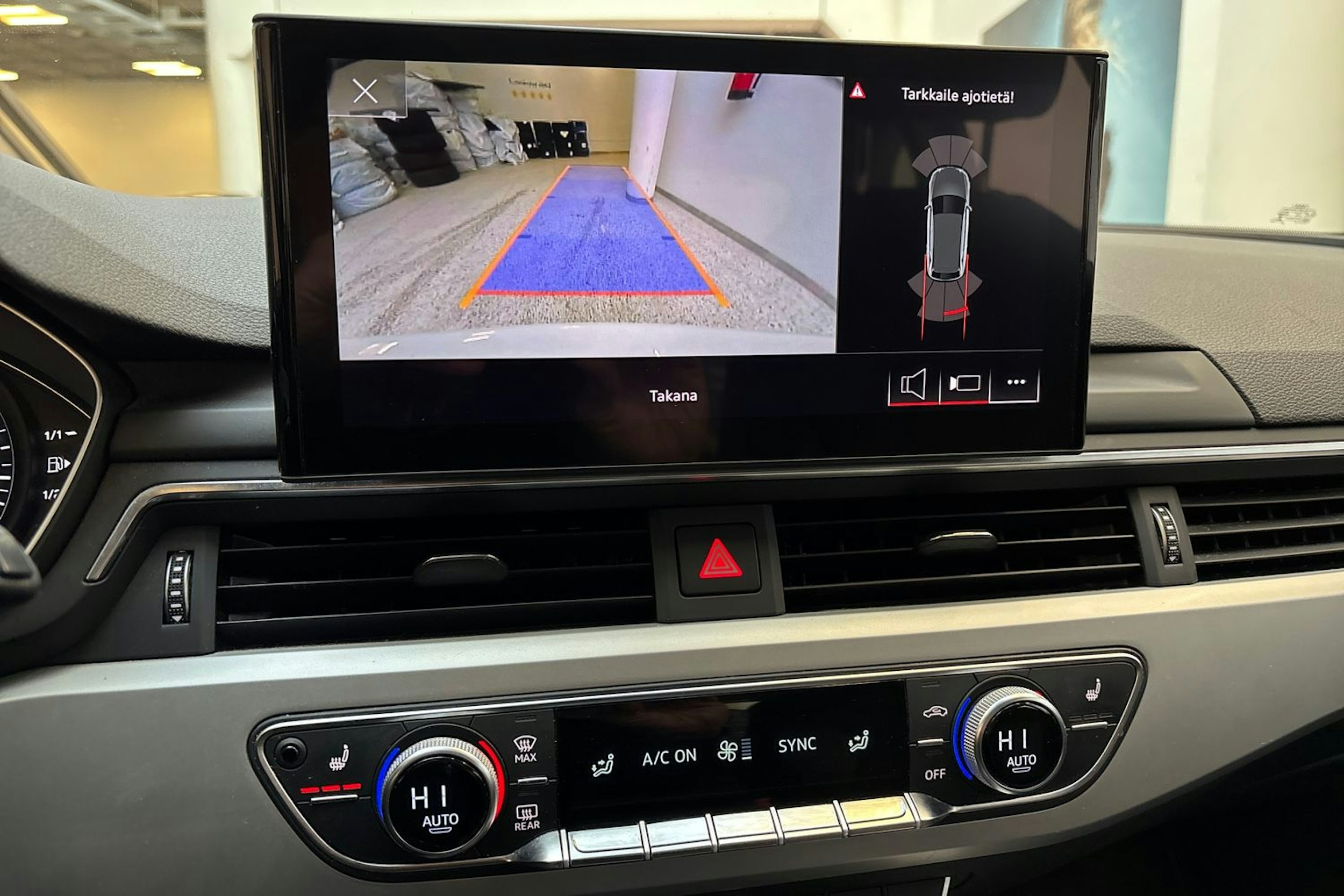 valkoinen Audi A4 2021 kuva 21.