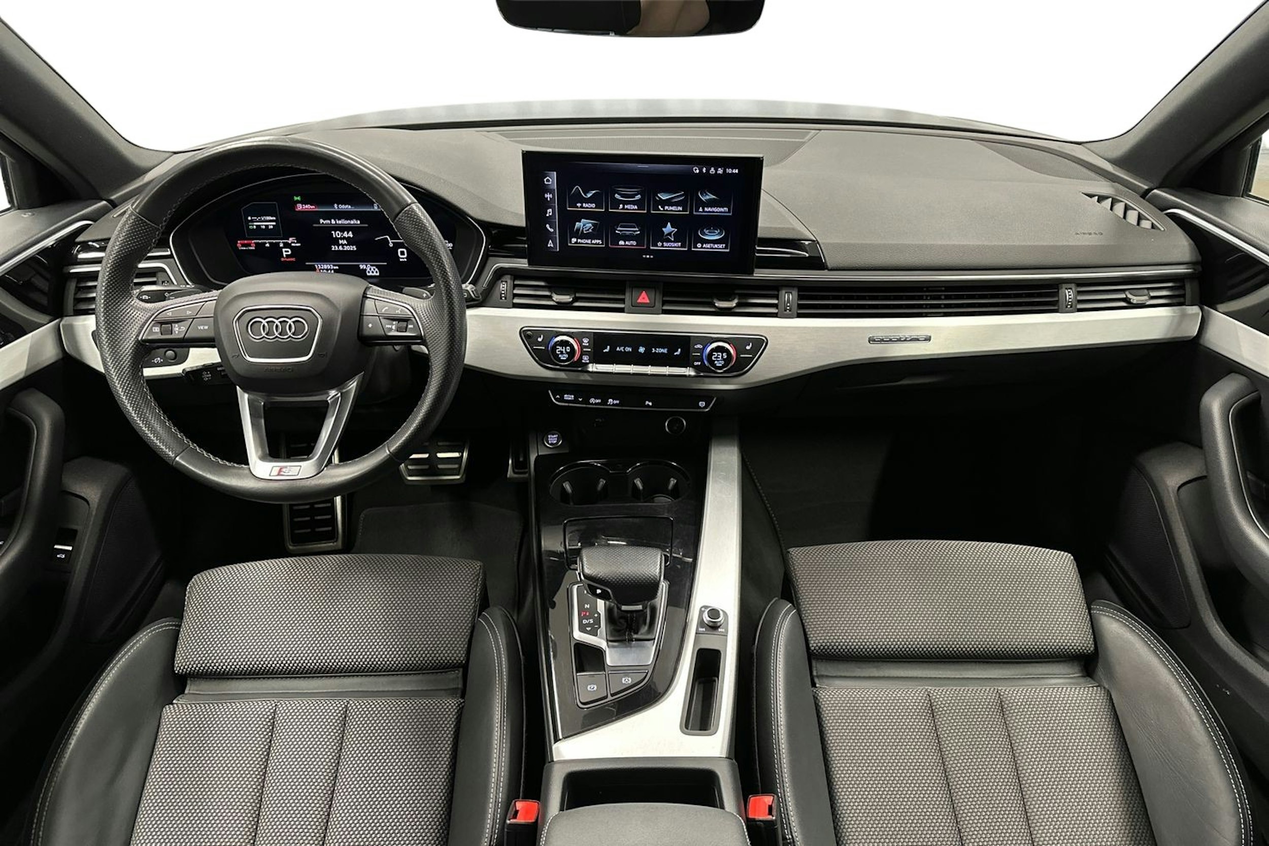 musta Audi A4 2021 kuva 9.
