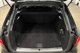 musta Audi A4 2021 kuva 14.