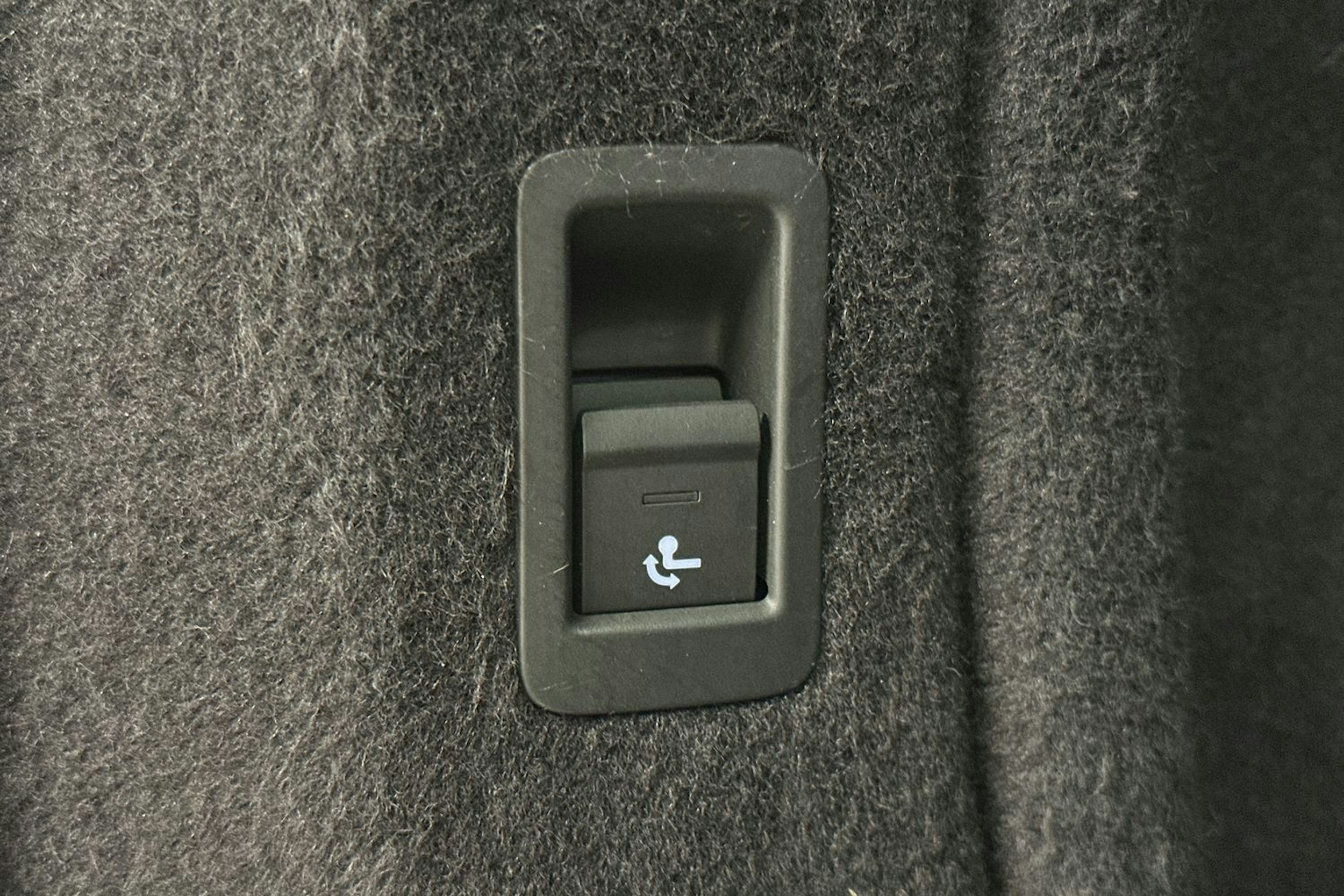 musta Audi A4 2021 kuva 16.