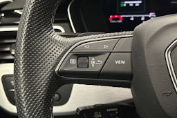 musta Audi A4 2021 kuva 21.