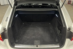 valkoinen Audi A4 2021 kuva 14.