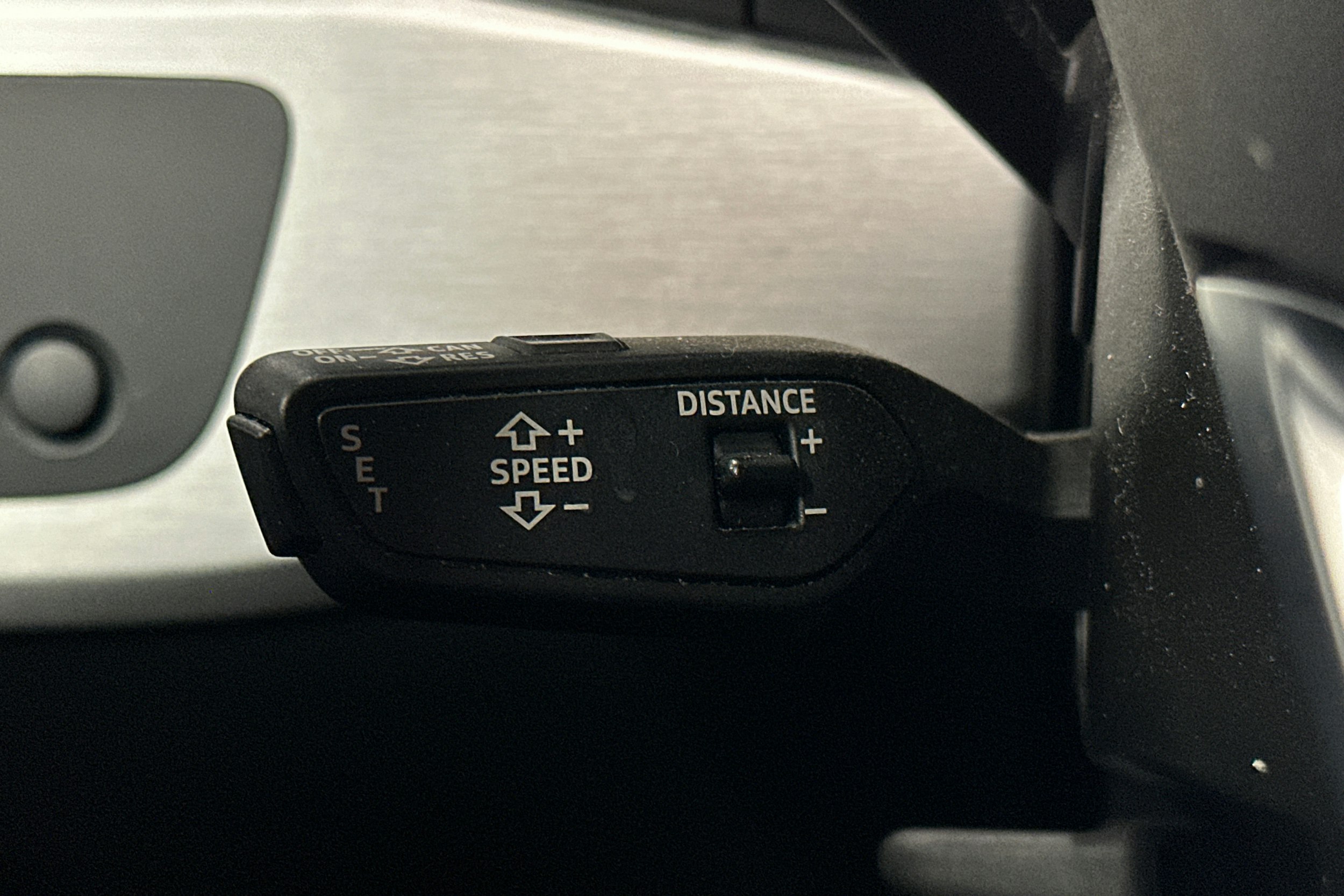 valkoinen Audi A4 2021 kuva 22.