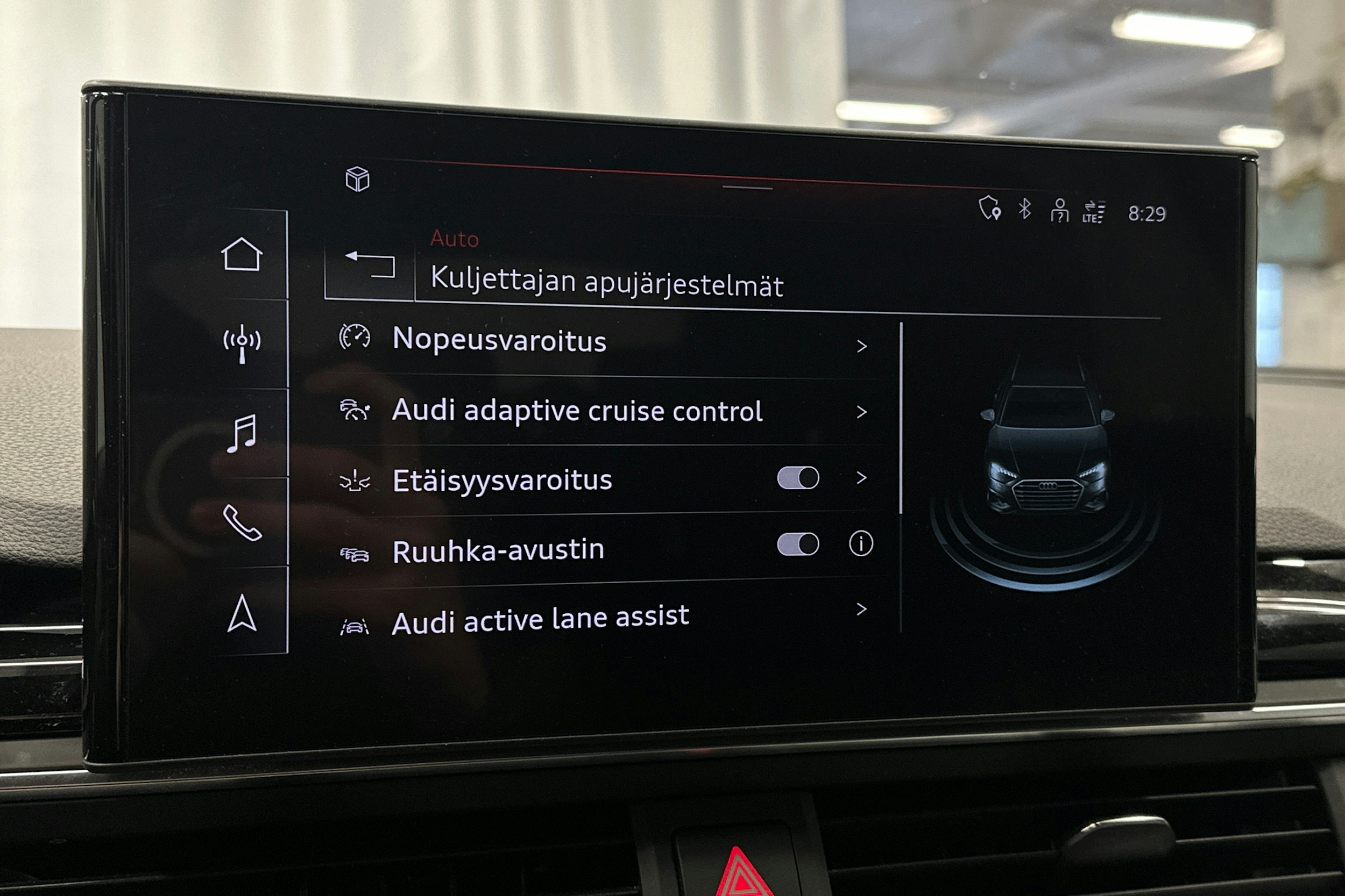 valkoinen Audi A4 2021 kuva 26.