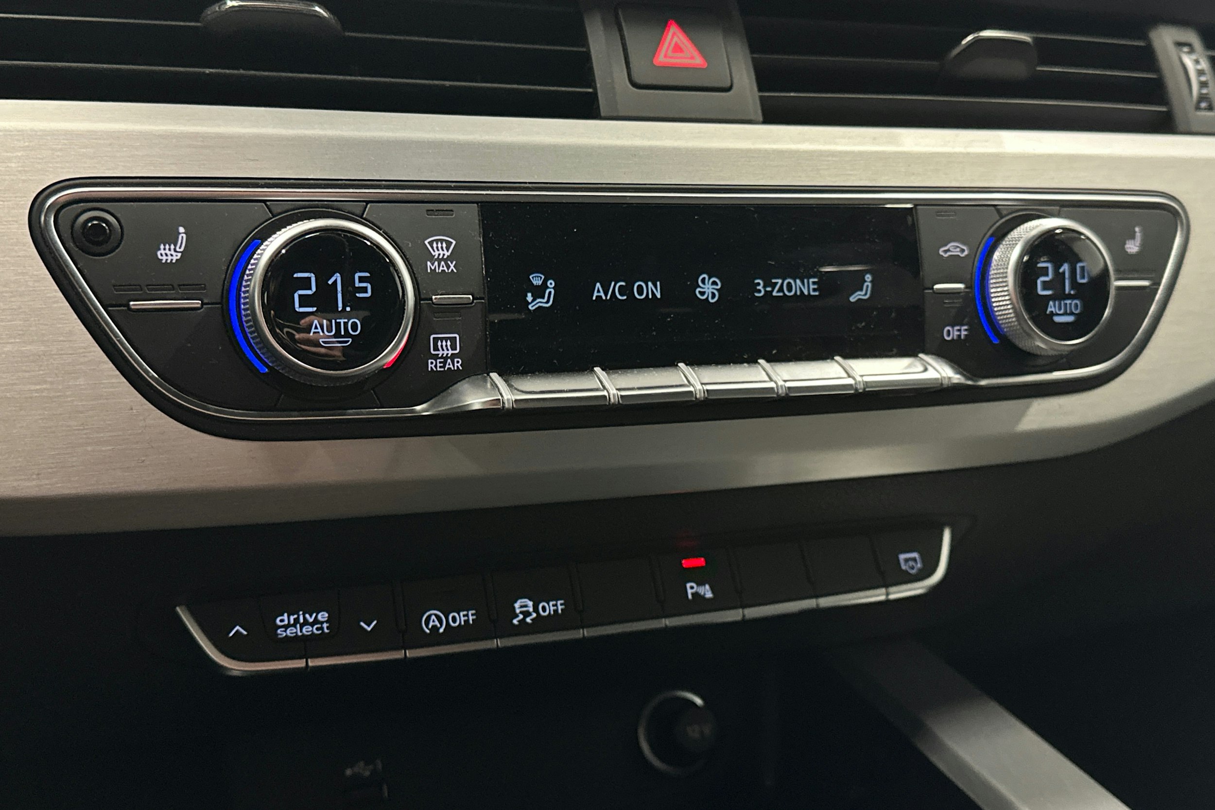 valkoinen Audi A4 2021 kuva 29.